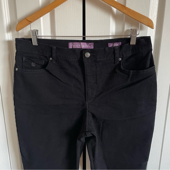 Gloria Vanderbilt Amanda Jeans Women’s 14 Short Black Chic Casual Straight Soft - Picture 2 of 11